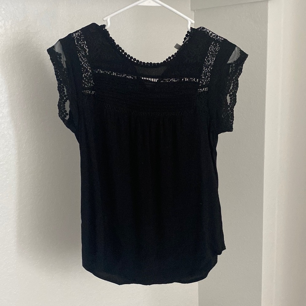 DANIEL RAINN Becru Lace Detail Blouse
S | Black